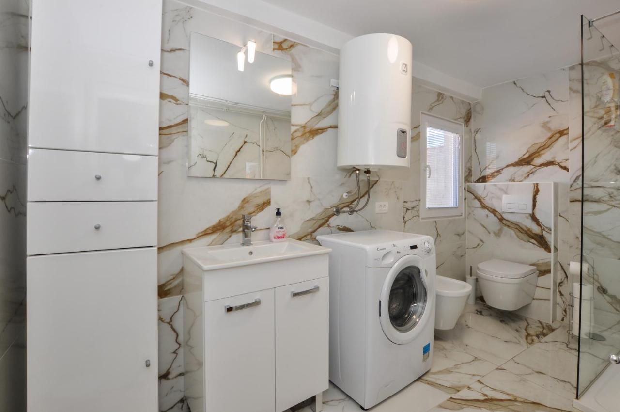 Apartment Katarina Koper - Old Historic Centre With Free Parking Exterior photo